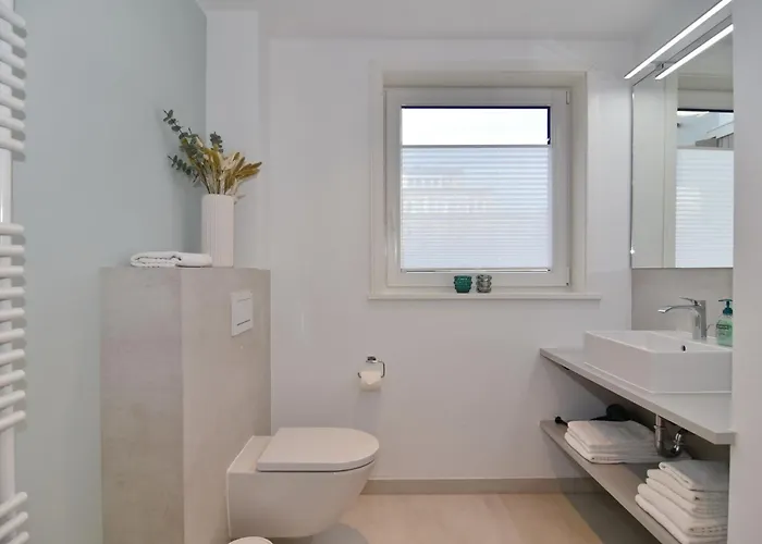 Ebbe Flut, Whg 1 Lägenhet